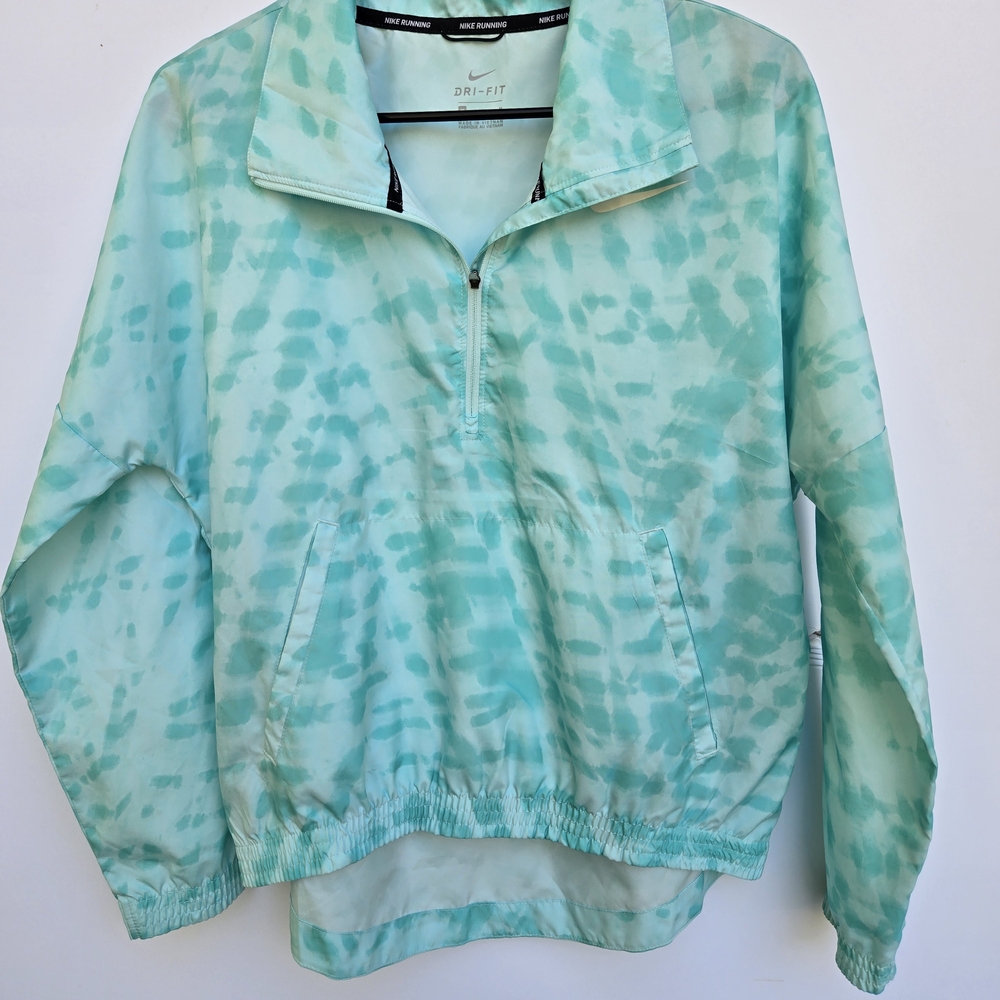 Nike Women's Aqua Pullover Jacket